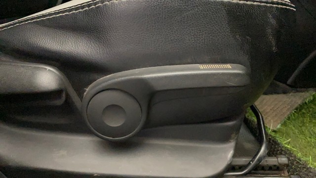 Second-hand 2015 Maruti Swift ZXI for sale in Kochi-18