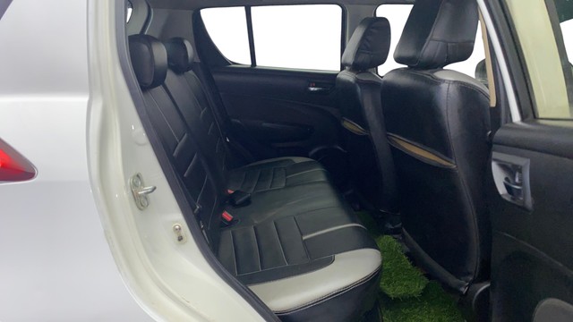 Second-hand 2015 Maruti Swift ZXI for sale in Kochi-16