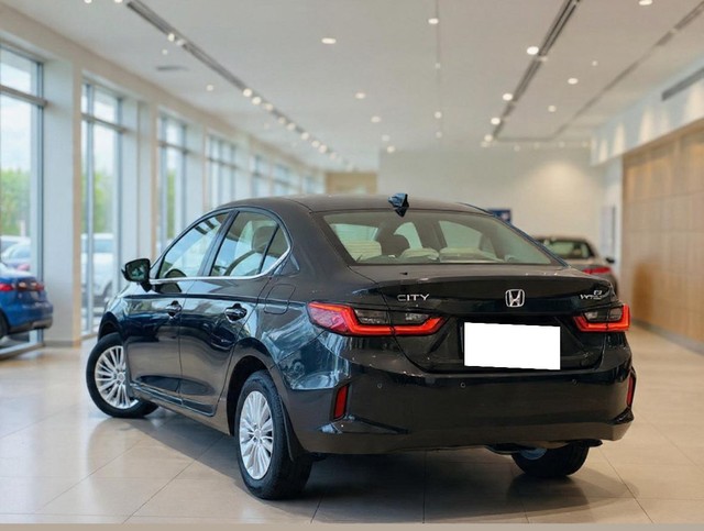 Second-hand 2020 Honda City V MT for sale in New Delhi-5