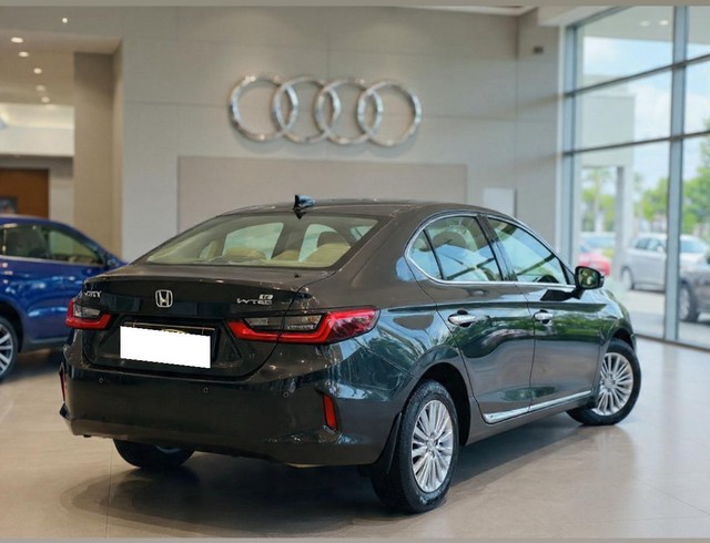 Second-hand 2020 Honda City V MT for sale in New Delhi-6