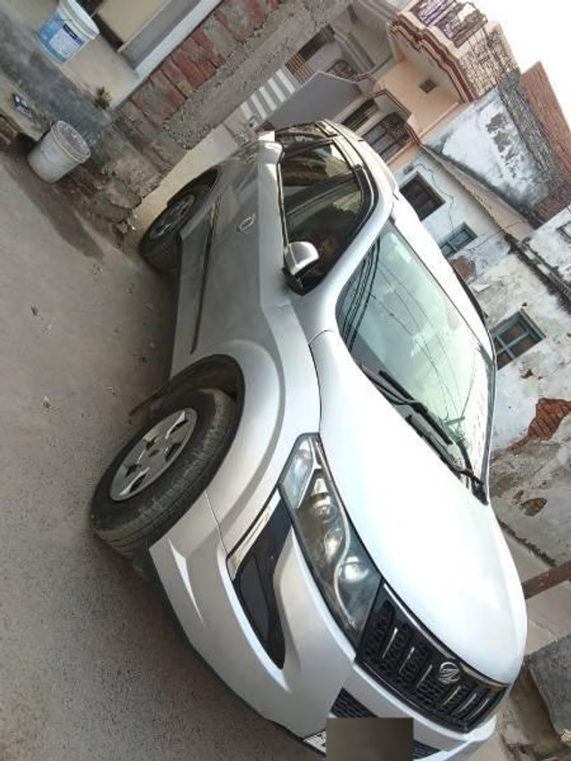 Second-hand 2016 Mahindra XUV500 R W10 FWD for sale in Noida-3
