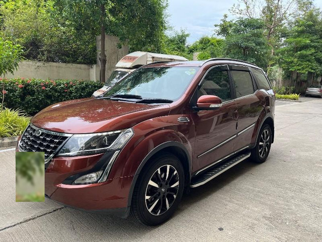 Second-hand 2018 Mahindra XUV500 AT W10 FWD for sale in Allahabad-5