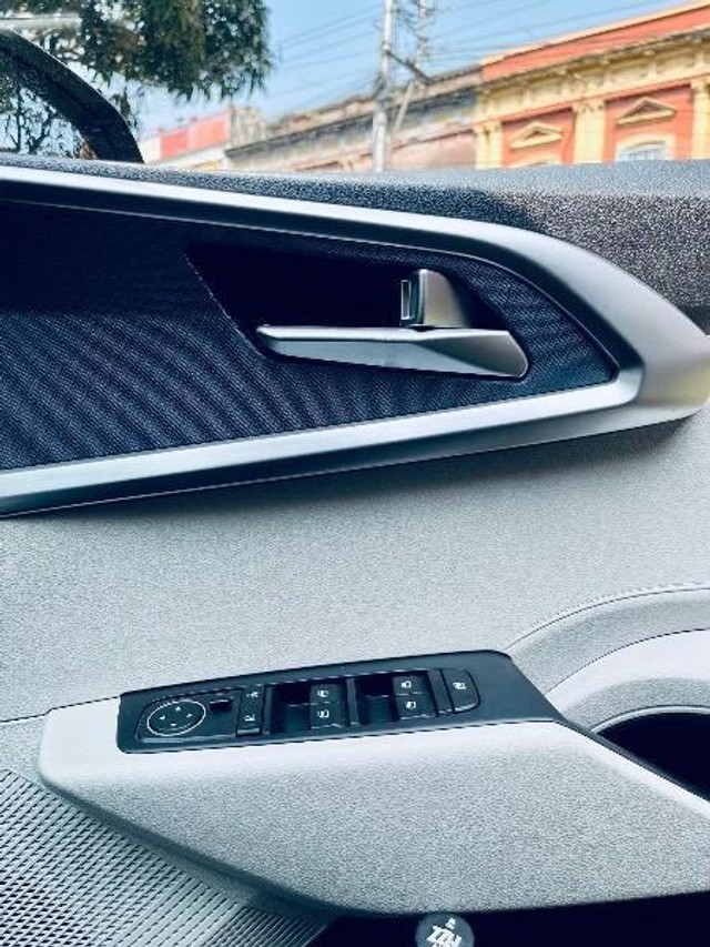 Second-hand 2025 Kia Carens Premium Opt for sale in North 24 Parganas-9