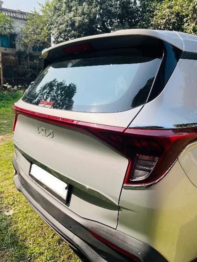 Second-hand 2025 Kia Carens Premium Opt for sale in North 24 Parganas-11