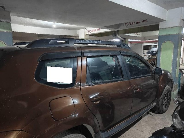Second-hand 2016 Renault Duster RXZ AWD for sale in Danapur-2