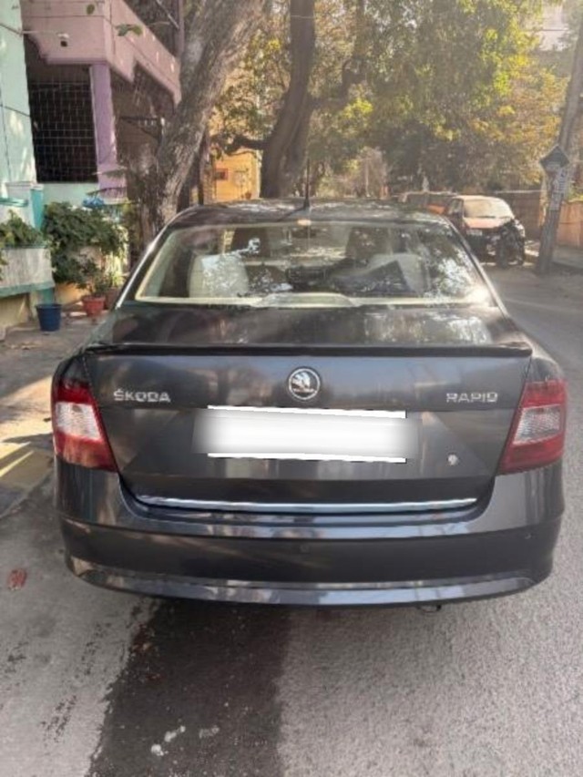 Second-hand 2017 Skoda Rapid 1.5 TDI AT Style BSIV for sale in Bangalore-7