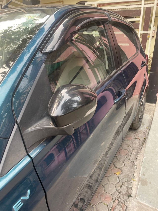 Second-hand 2024 Tata Tiago EV XE MR for sale in Greater Noida-4