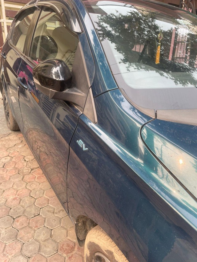 Second-hand 2024 Tata Tiago EV XE MR for sale in Greater Noida-5