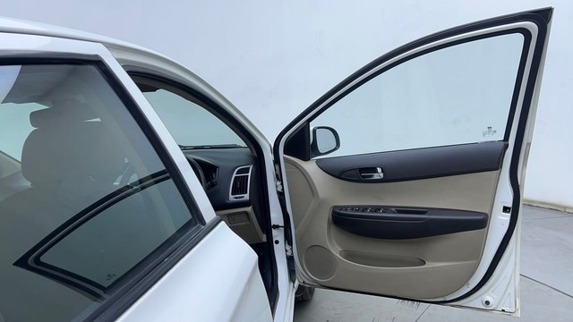 Second-hand 2012 Hyundai i20 Sportz 1.4 CRDi for sale in Hyderabad-16