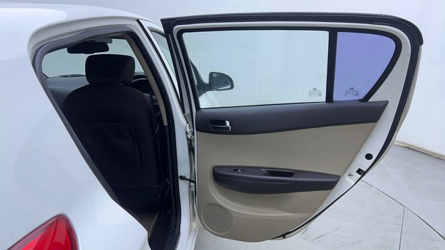 Second-hand 2012 Hyundai i20 Sportz 1.4 CRDi for sale in Hyderabad-23