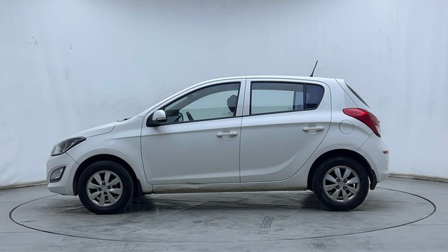 Second-hand 2012 Hyundai i20 Sportz 1.4 CRDi for sale in Hyderabad-6