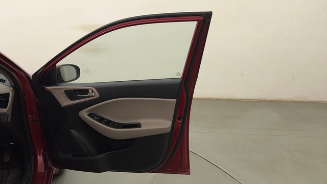 Second-hand 2018 Hyundai i20 1.2 Asta Option for sale in Mumbai-16