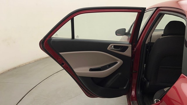 Second-hand 2018 Hyundai i20 1.2 Asta Option for sale in Mumbai-23