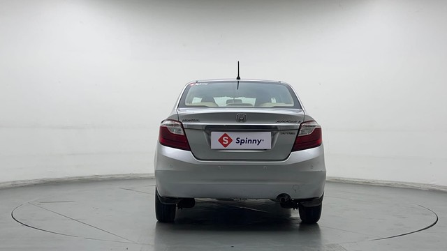 Second-hand 2017 Honda Amaze 2nd Gen S for sale in Chennai-4