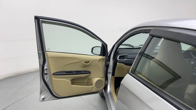 Second-hand 2017 Honda Amaze 2nd Gen S for sale in Chennai-34