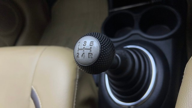 Second-hand 2017 Honda Amaze 2nd Gen S for sale in Chennai-12