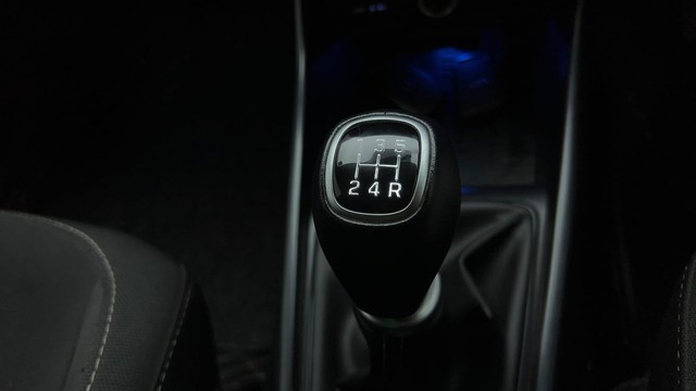 Second-hand 2023 Hyundai i20 Asta 1.2 for sale in New Delhi-12