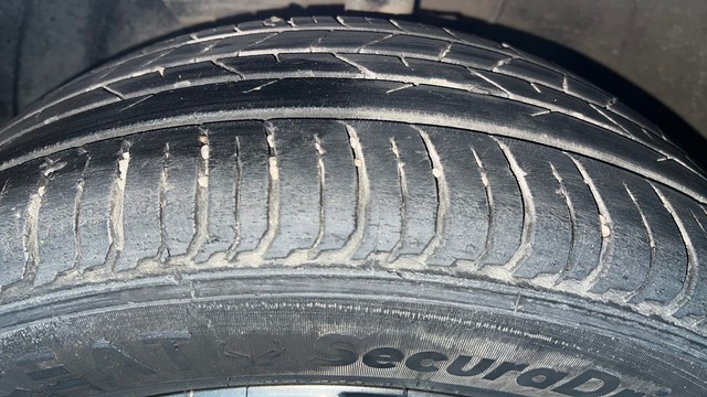 Second-hand 2023 Hyundai i20 Asta 1.2 for sale in New Delhi-30