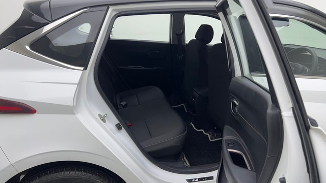 Second-hand 2023 Hyundai i20 Asta 1.2 for sale in New Delhi-39