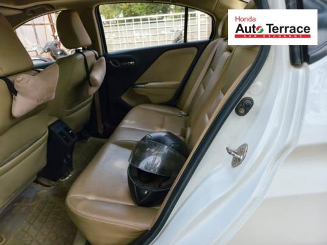 Second-hand 2017 Honda City CVT for sale in Vadodara-4