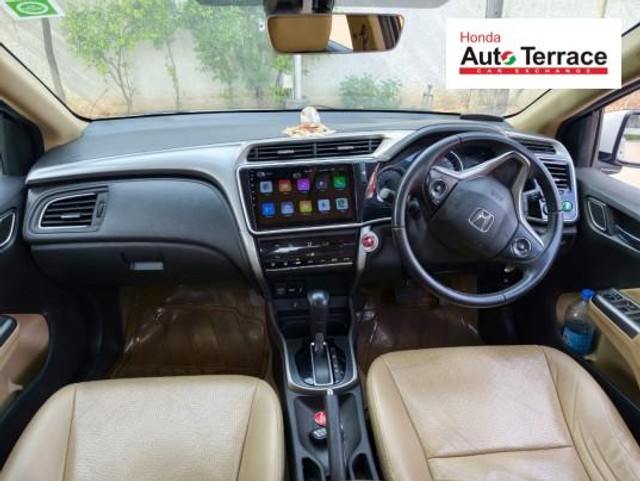 Second-hand 2017 Honda City CVT for sale in Vadodara-3