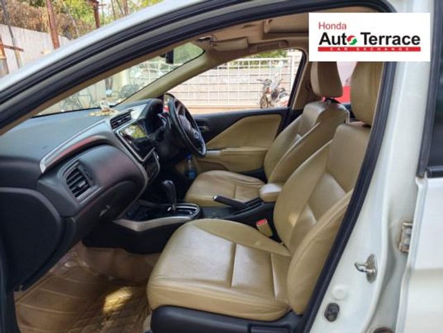 Second-hand 2017 Honda City CVT for sale in Vadodara-5