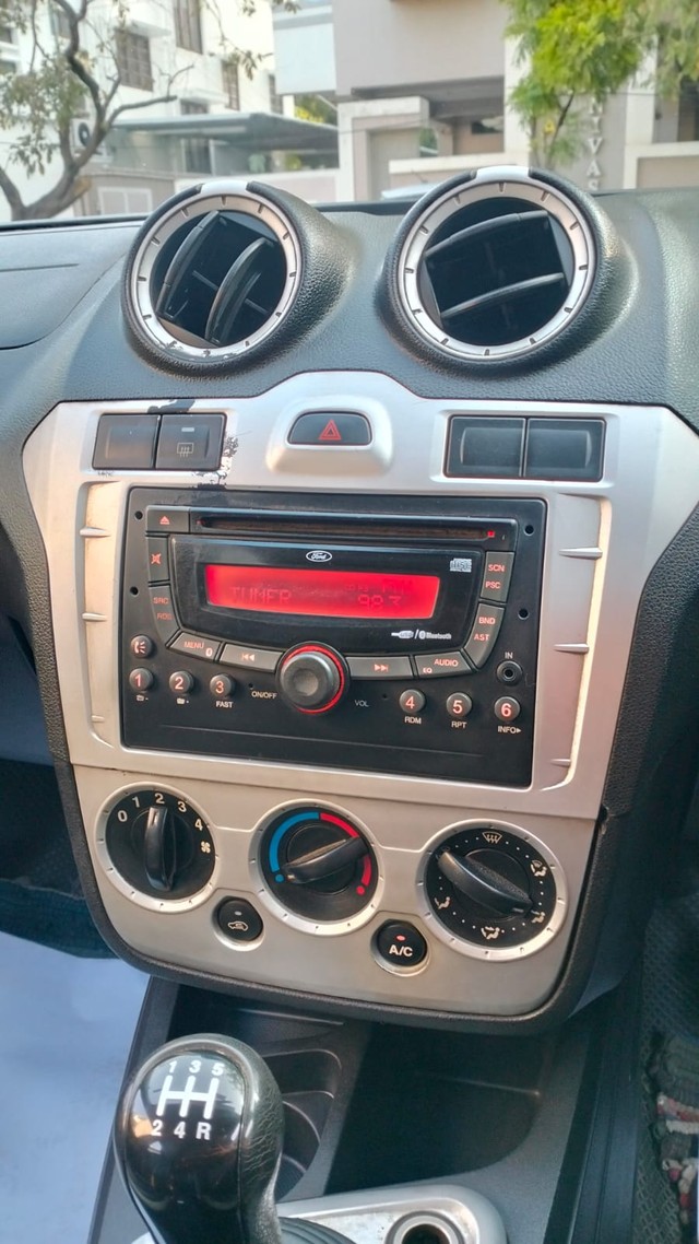 Second-hand 2011 Ford Figo Diesel Titanium for sale in Coimbatore-12