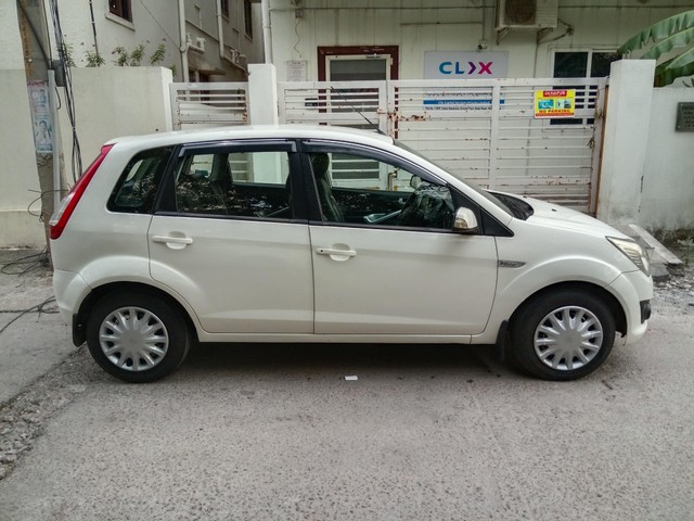 Second-hand 2015 Ford Figo Diesel ZXI for sale in Hyderabad-1