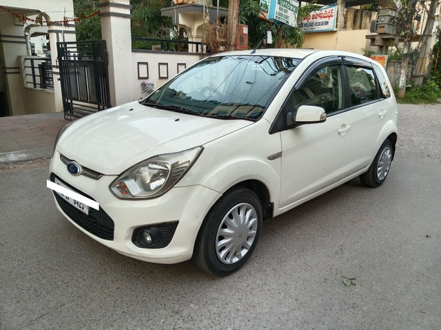 Second-hand 2015 Ford Figo Diesel ZXI for sale in Hyderabad-9