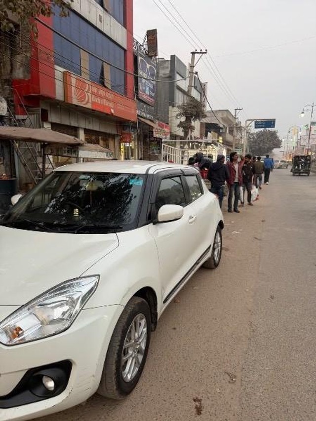 Second-hand 2023 Maruti Suzuki Swift ZXI for sale in Farukh Nagar-8