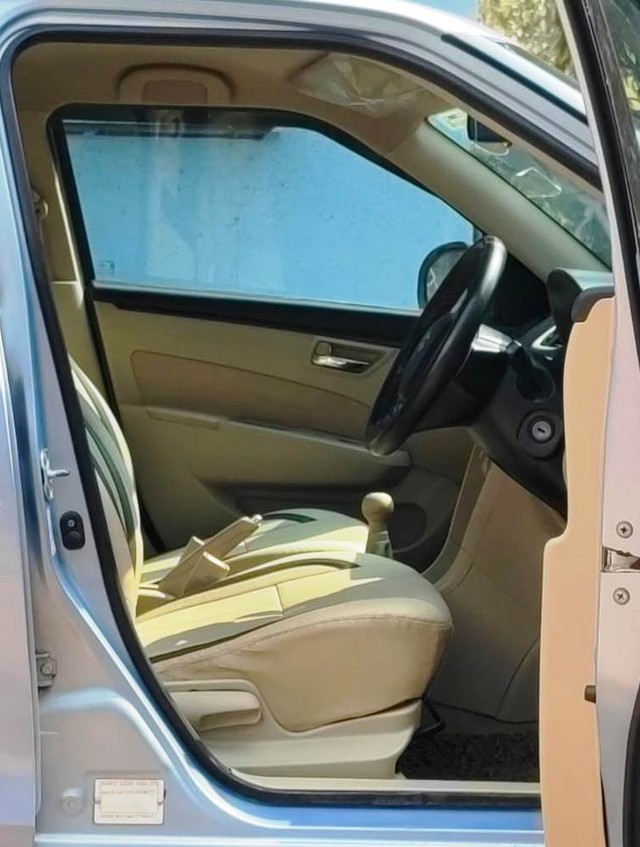 Second-hand 2016 Maruti Swift Dzire VXI for sale in Mira Road-8