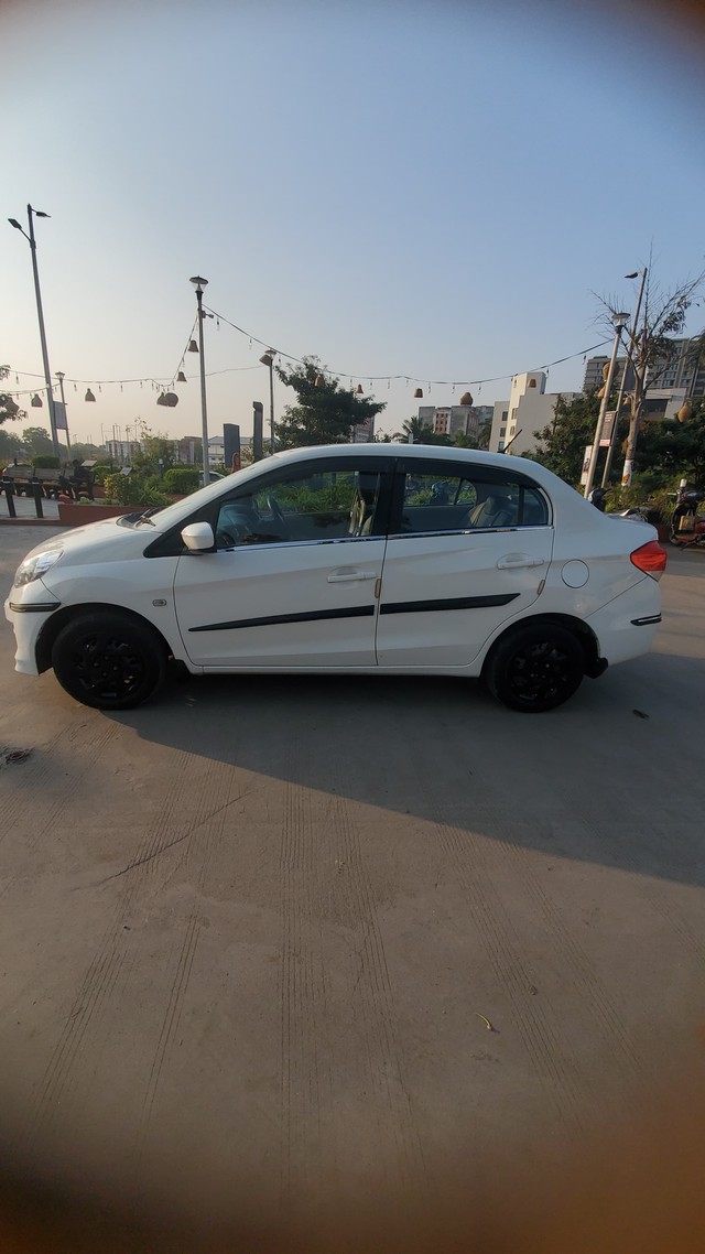 Second-hand 2014 Honda Amaze S i-Dtech for sale in Surat-1