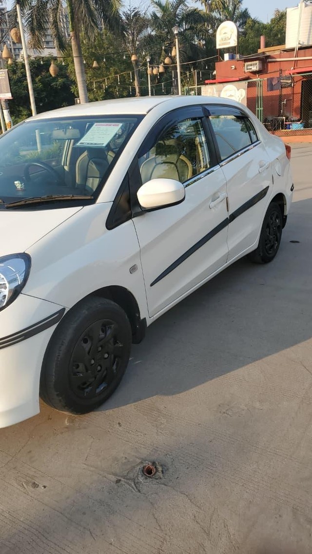 Second-hand 2014 Honda Amaze S i-Dtech for sale in Surat-4