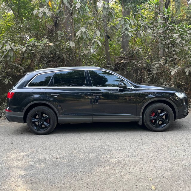 Second-hand 2016 Audi Q7 45 TDI Quattro Technology for sale in Mumbai-1