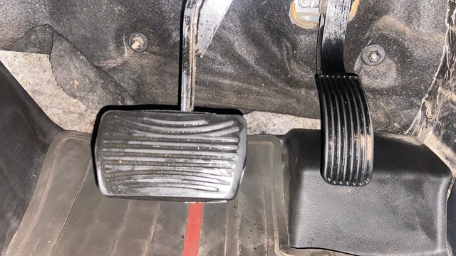 Mahindra Thar LX 4WD Convert Top Diesel AT BSVI Second-hand 2021 Mahindra Thar LX 4WD Convert Top Diesel AT BSVI for sale in Surat-24