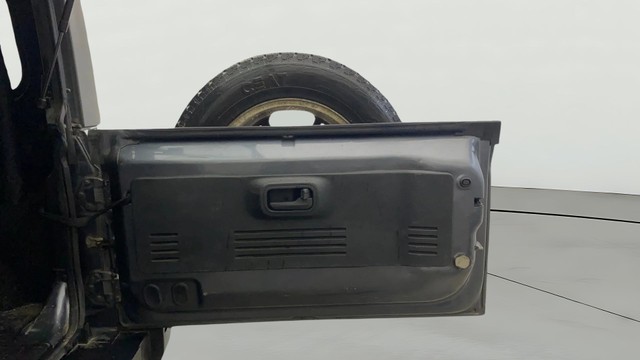 Mahindra Thar LX 4WD Convert Top Diesel AT BSVI Second-hand 2021 Mahindra Thar LX 4WD Convert Top Diesel AT BSVI for sale in Surat-8