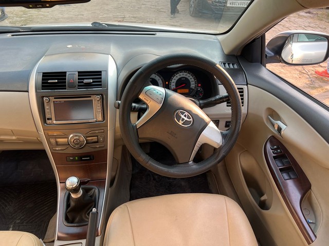 Second-hand 2014 Toyota Corolla Altis G MT for sale in Kolkata-9