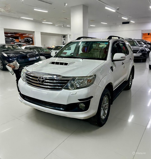 Second-hand 2014 Toyota Fortuner 4x2 AT for sale in Mumbai-3