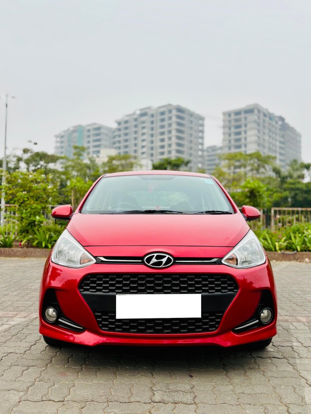 Second-hand 2017 Hyundai Grand i10 Sportz for sale in Surat-5