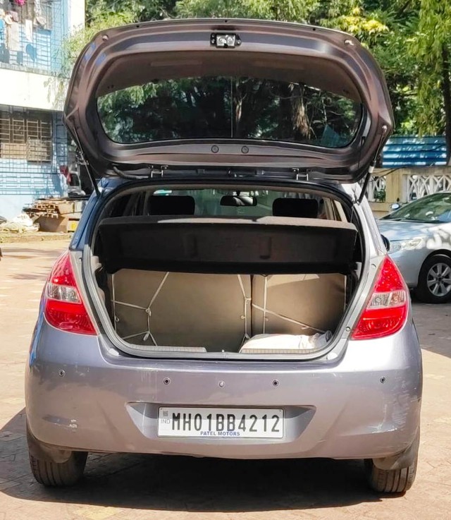 Second-hand 2012 Hyundai i20 Asta 1.2 for sale in Mira Road-11