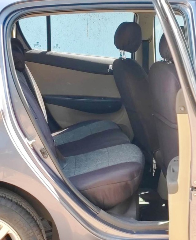 Second-hand 2012 Hyundai i20 Asta 1.2 for sale in Mira Road-8