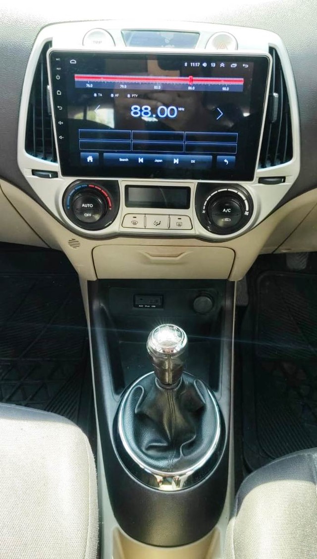 Second-hand 2012 Hyundai i20 Asta 1.2 for sale in Mira Road-12