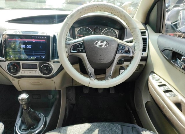 Second-hand 2012 Hyundai i20 Asta 1.2 for sale in Mira Road-10
