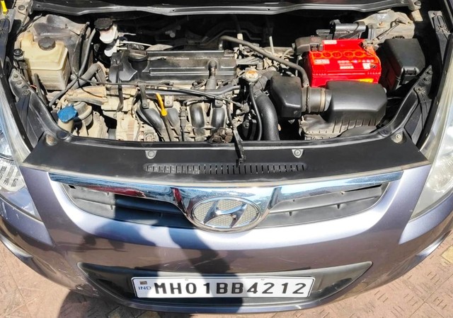 Second-hand 2012 Hyundai i20 Asta 1.2 for sale in Mira Road-4