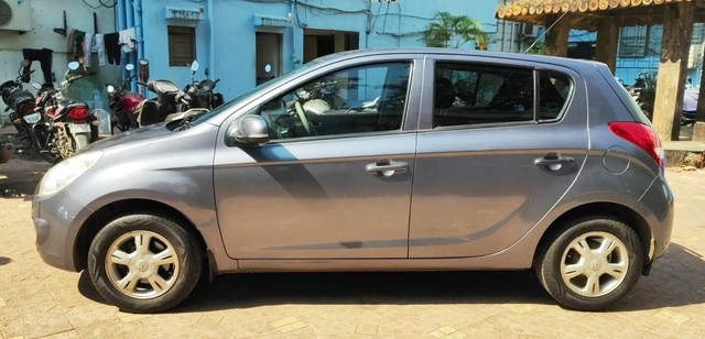 Second-hand 2012 Hyundai i20 Asta 1.2 for sale in Mira Road-3