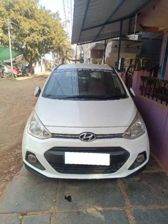 Second-hand 2015 Hyundai Grand i10 Sportz for sale in Hubli-2