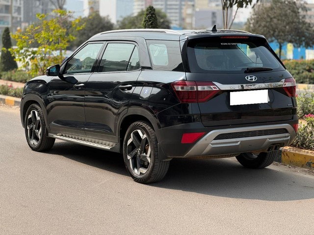 Second-hand 2022 Hyundai Alcazar Signature Diesel AT for sale in Hyderabad-3