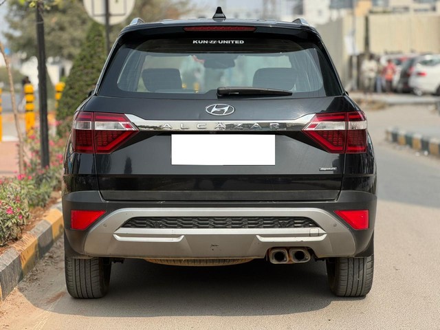 Second-hand 2022 Hyundai Alcazar Signature Diesel AT for sale in Hyderabad-2