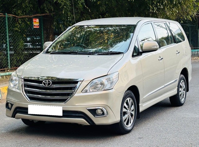 Second-hand 2015 Toyota Innova 2.5 VX (Diesel) 7 Seater for sale in Bangalore-2