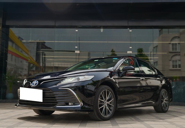 Toyota Camry 2.5 Hybrid Second-hand 2023 Toyota Camry 2.5 Hybrid for sale in Jaipur-3